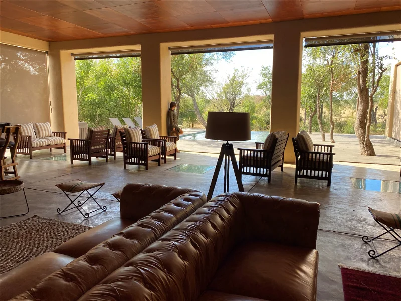 unique safaris lodge Mantobeni 10